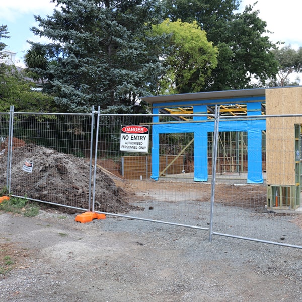 do you deliver and set up temporary fencing and what's the price for this in Weaverville CA